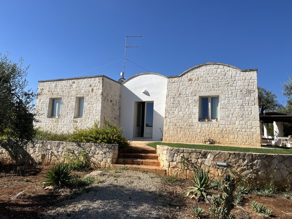 Villa esclusiva tra ulivi, natura e mare
