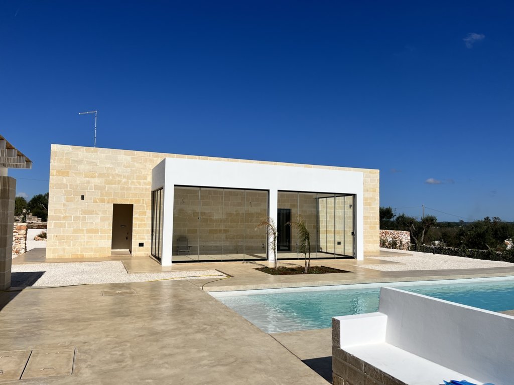 villa con Piscina di nuova costuzione