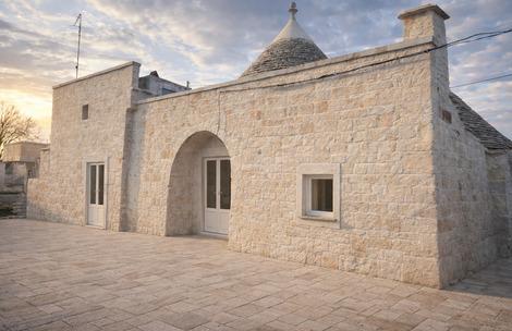 PRESTIGIOSO TRULLO IN VENDITA AD ALBEROBELLO 