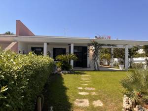 ingresso privato con giardino