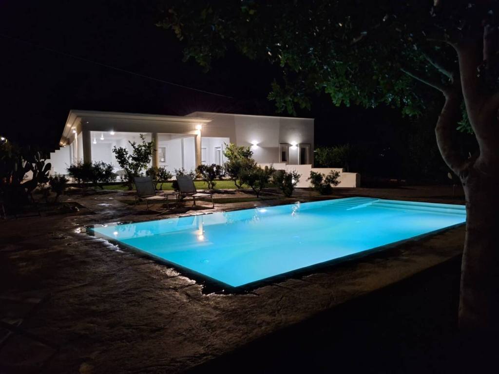 Villa e piscina in vendita a Ostuni